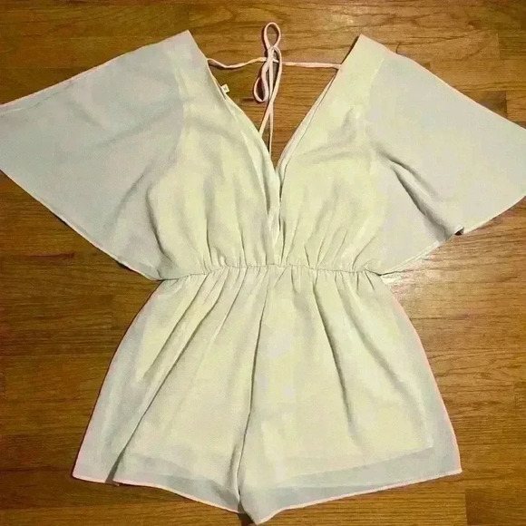 ILLA ILLA deep V neck romper size large - Picture 3 of 6
